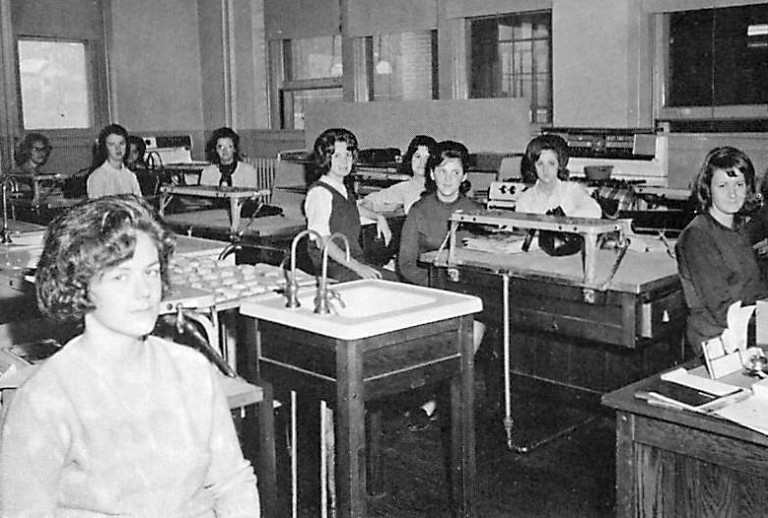 Home Economics Room in 1965 – Preservation of Chattanooga Central History